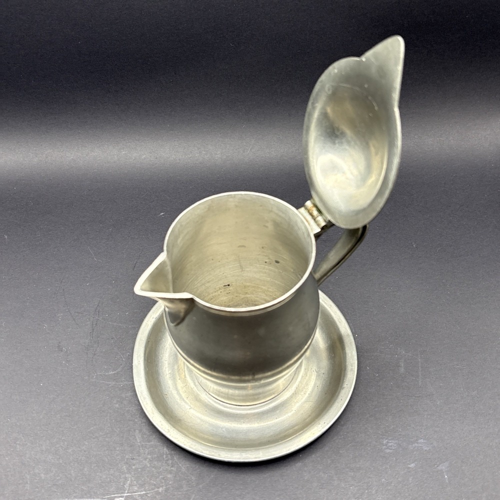 Vintage Signed International Pewter Lidded Creamer Syrup Pitcher Attached Plate - Picture 3 of 6